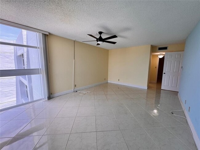 Building Photo - 1370 S Ocean Blvd