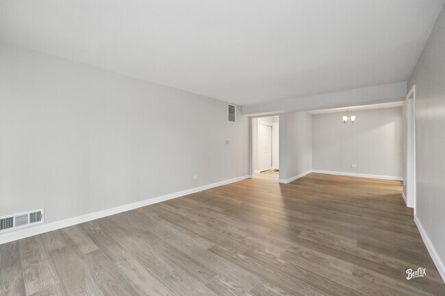 Building Photo - 5500 Carriage Way Dr