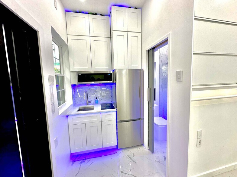 Building Photo - 196 Danforth Ave