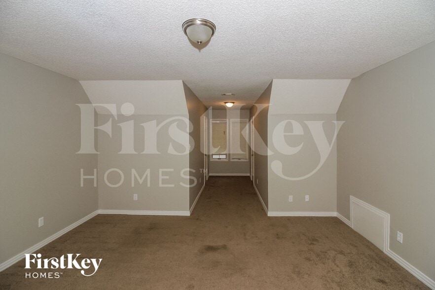 Building Photo - 6550 Fox Horn Pl