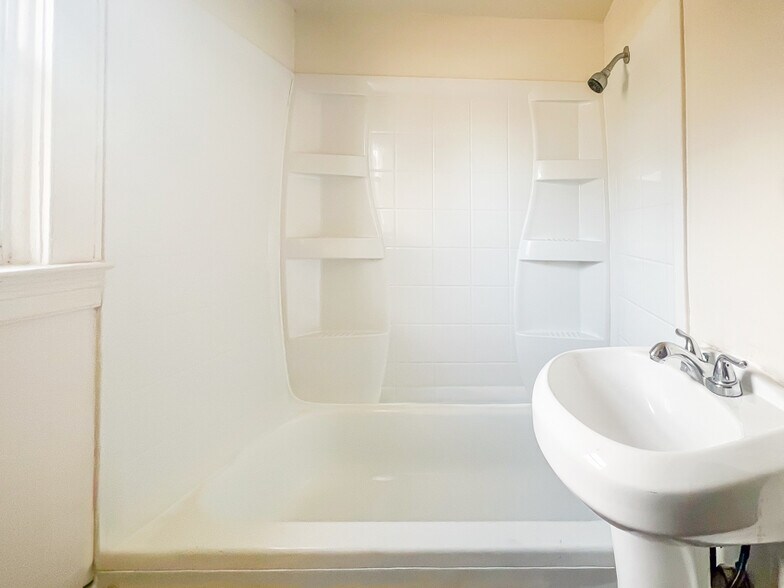 Building Photo - 2300 Raleigh St