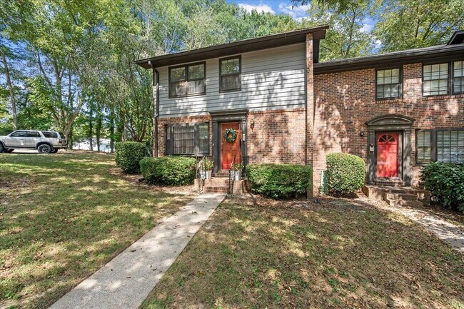 Building Photo - 541 N White St