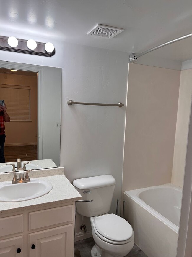 Building Photo - Beautiful 3-Bedroom Condo in Pleasant Grov...