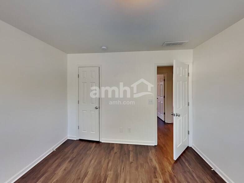 Building Photo - 2264 Monthemer Cove