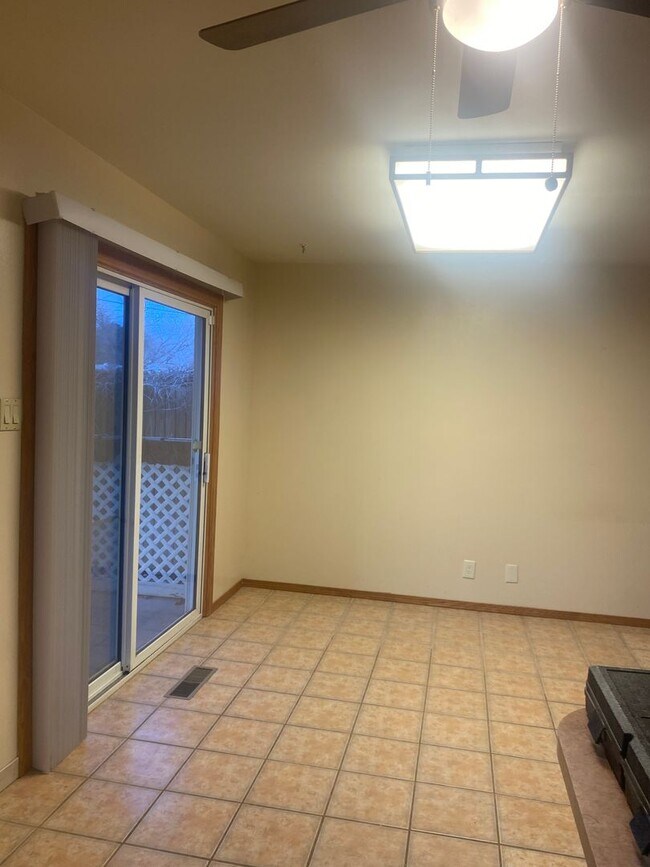 Building Photo - Beautiful 3bd home in NE Heights