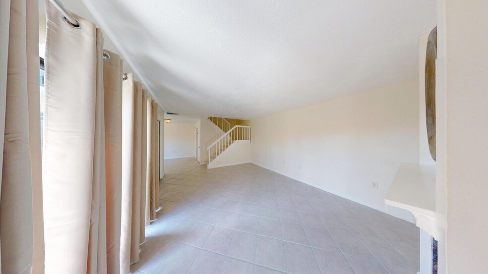 Building Photo - 306 3rd Ln