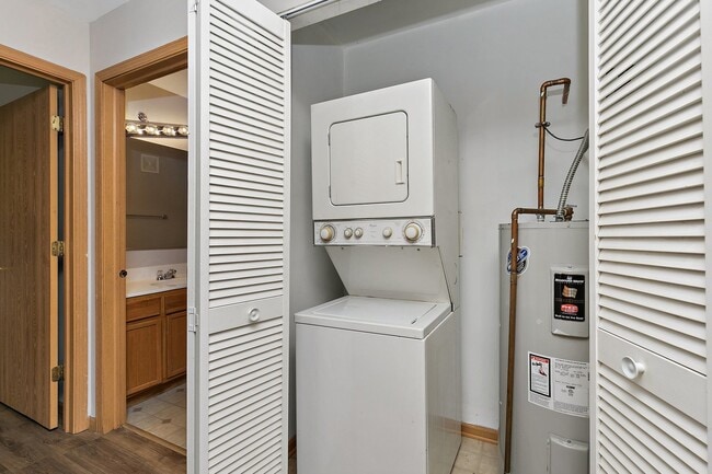 Building Photo - 124 Bertram Dr