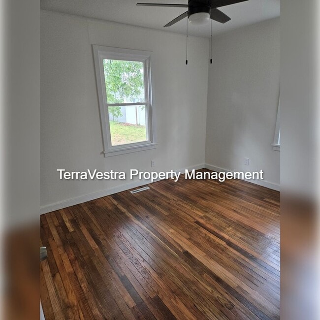 Building Photo - Renovated 3 Bed in Upper Deerfield