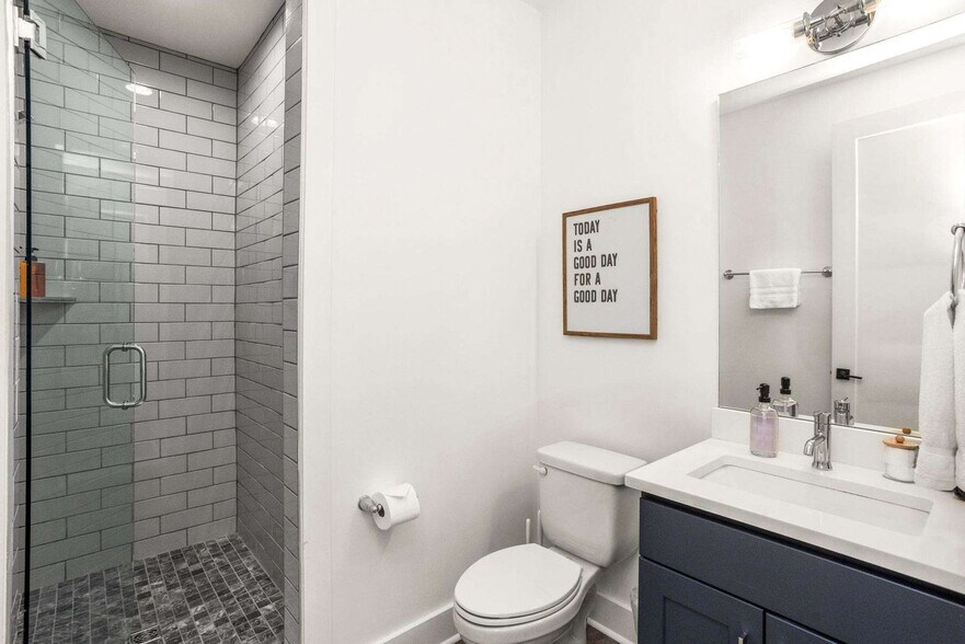 Building Photo - 1710 8th Ave S