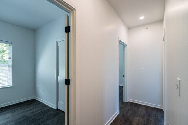 Building Photo - 1920 Edwards St