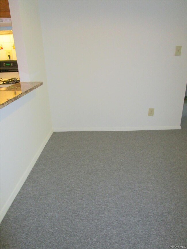 Building Photo - 680 N Terrace Ave