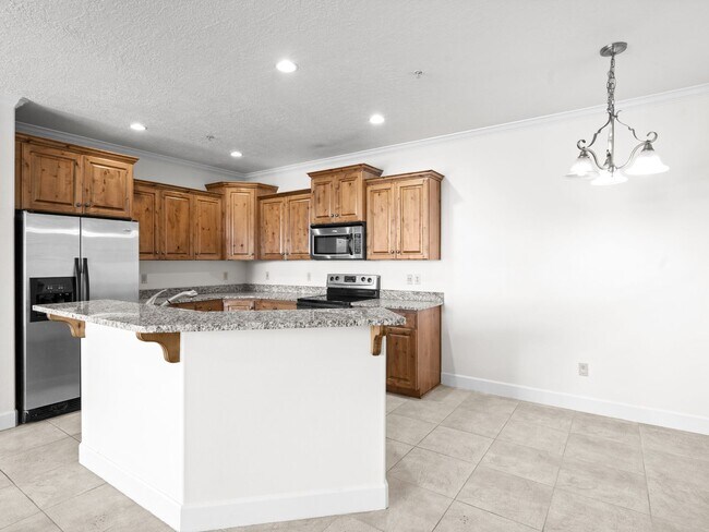Building Photo - Luxurious Condo in North Orem