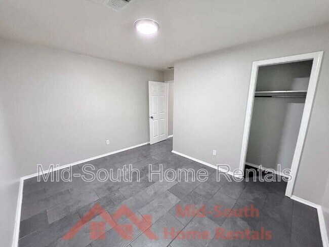 Building Photo - 1236 Effie Rd