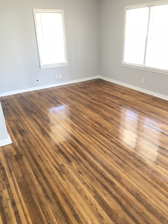 Building Photo - 3 bedroom 1 bath home