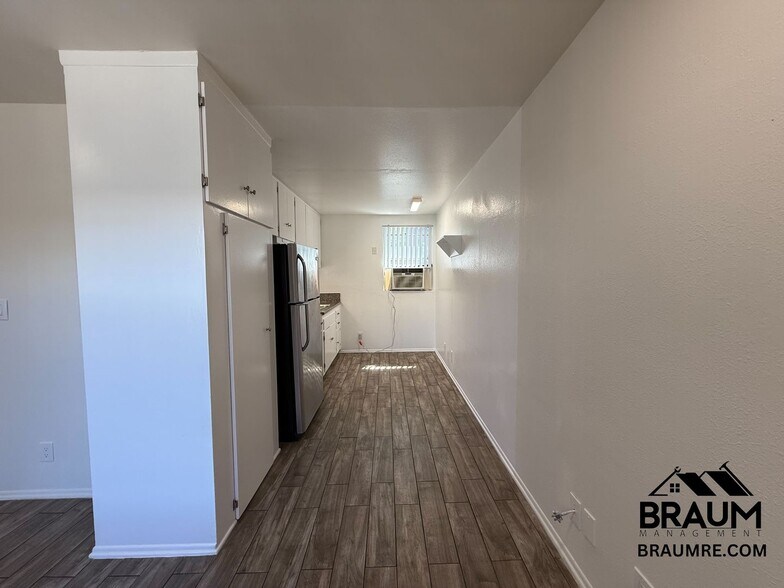 Building Photo - 15634 Leadwell St