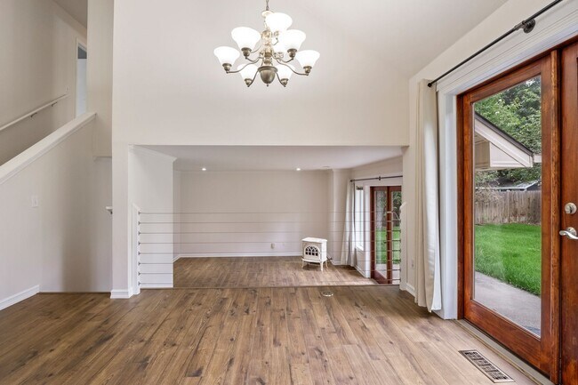 Building Photo - Spacious 5 Bed 3 Bath Home north Spokane with tons to offer