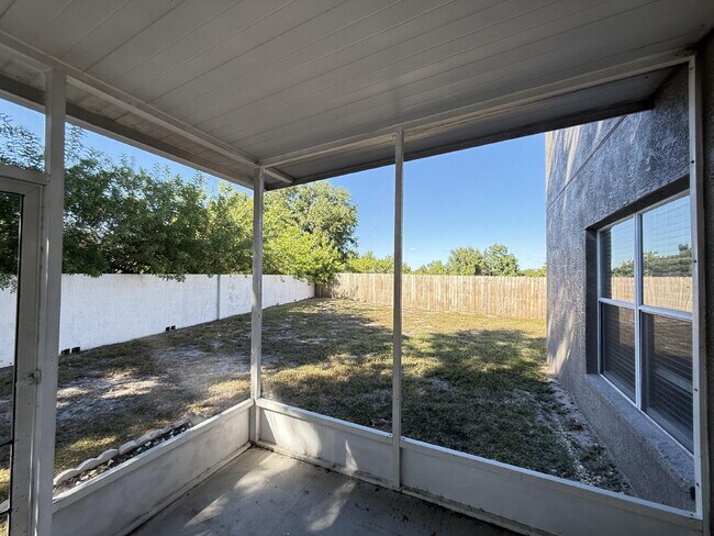 Building Photo - Beautifully remodeled 6 bedroom - 3 bath home in Summerfield Village