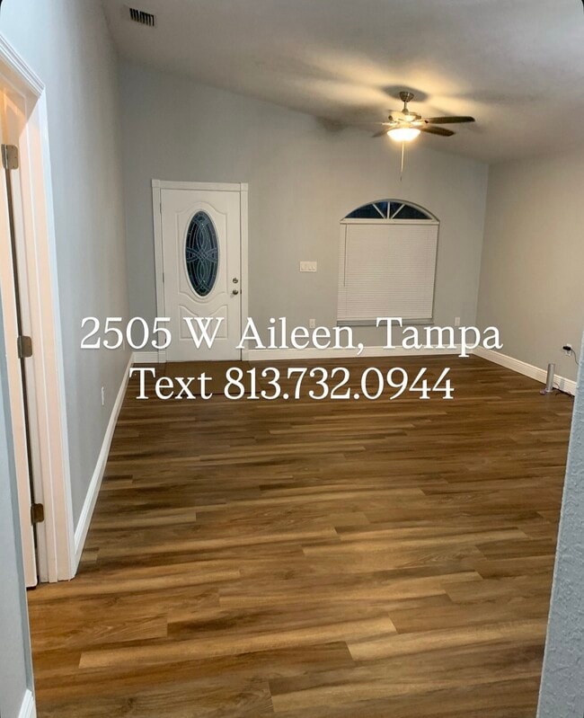 Front Living Room - 2505 W Aileen St