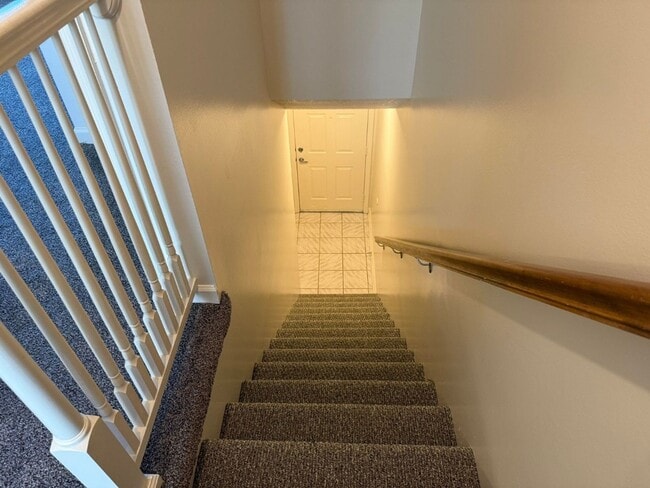 Building Photo - 9100 Parktop Ln NW