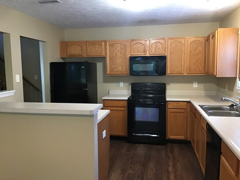 Building Photo - 1196 River Ridge Dr
