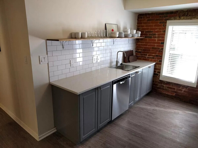 Building Photo - 352 5th Street NE