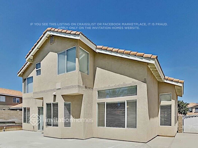 Building Photo - 2035 W Sunnyview Dr