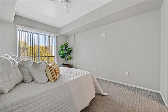 Building Photo - Gorgeous Condo at One Las Vegas!
