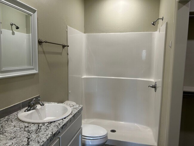 Building Photo - 5th St. Duplex - A