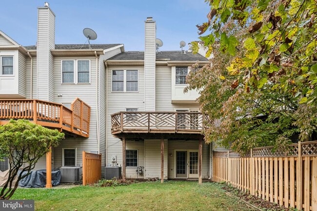 Primary Photo - 15831 Glacier Ct