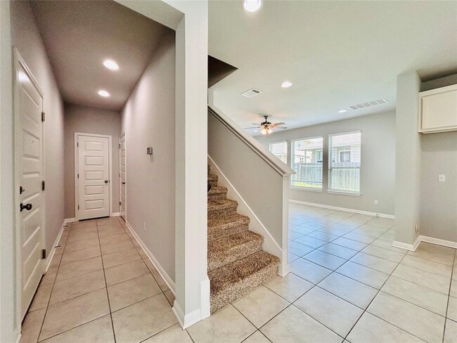 Building Photo - 1156 Capra Ln