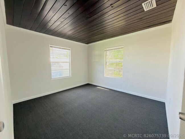 Building Photo - 706 23rd St