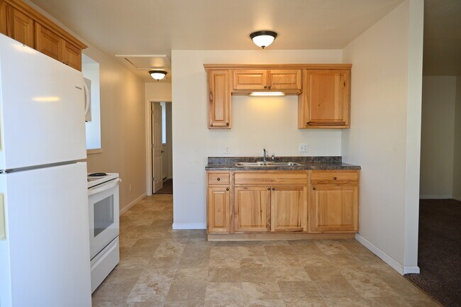 Building Photo - 100 E Clark St