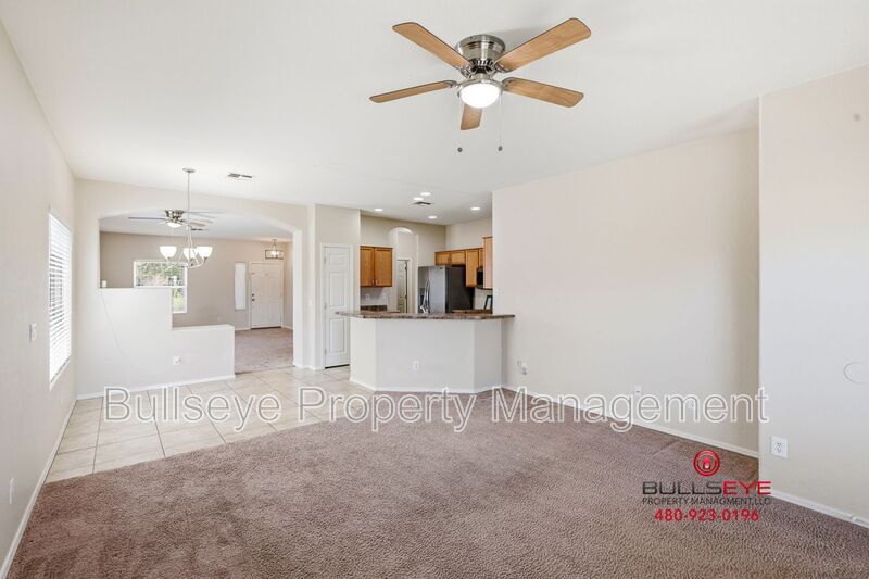 Building Photo - 3736 E Woodside Way