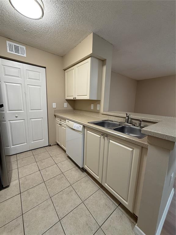 Building Photo - 1222 Bermuda Lakes Ln