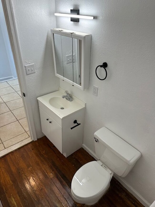 Building Photo - JP - Early