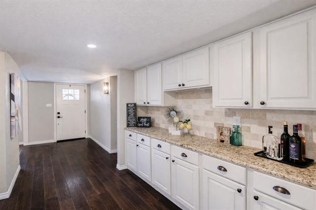 Building Photo - 1208 Crestwood Ct