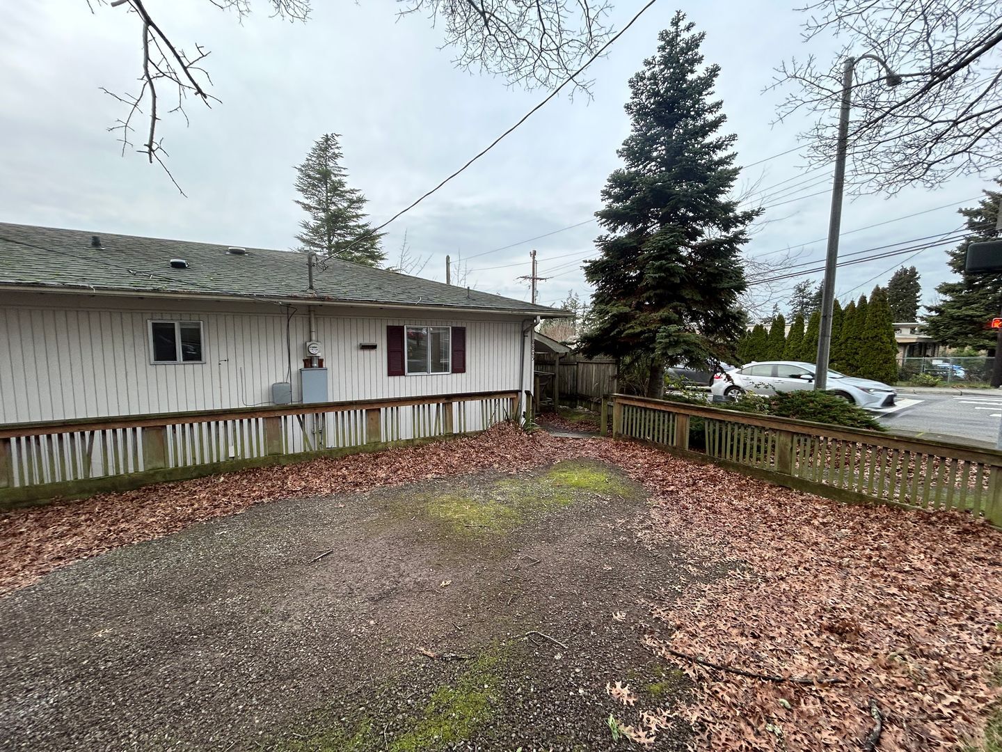 Building Photo - Kostar Duplex