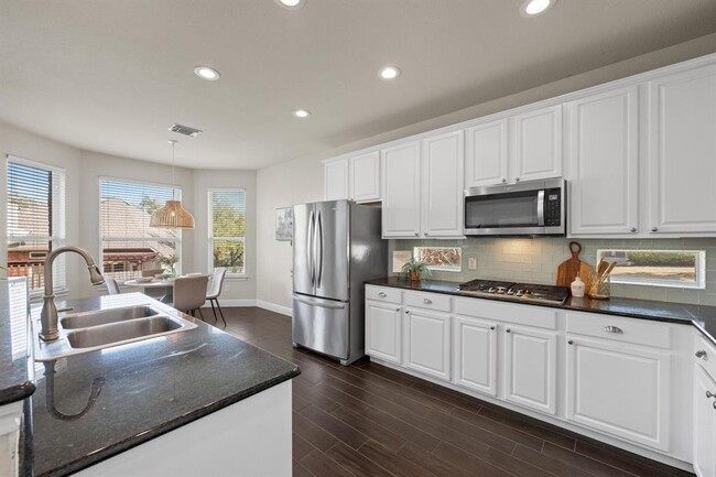 Building Photo - 1301 Horseback Hollow