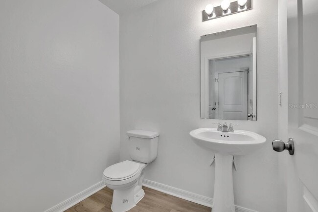 Building Photo - 303 Anchovie Ct