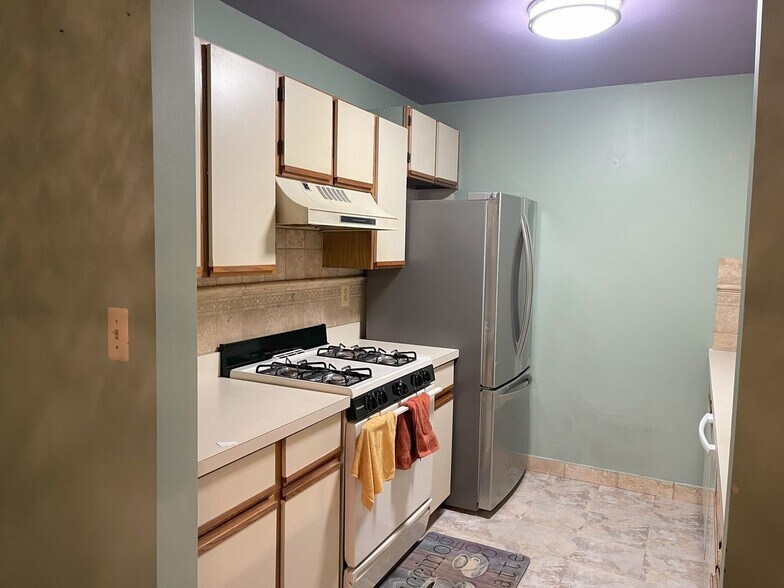 Building Photo - 420 Stratford Pl