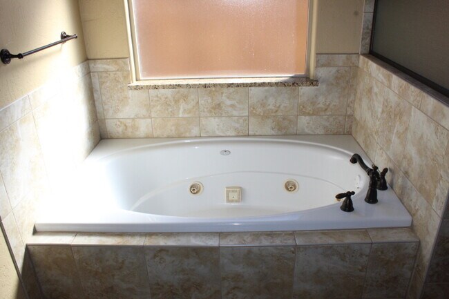 Building Photo - 3005 SW 137th St