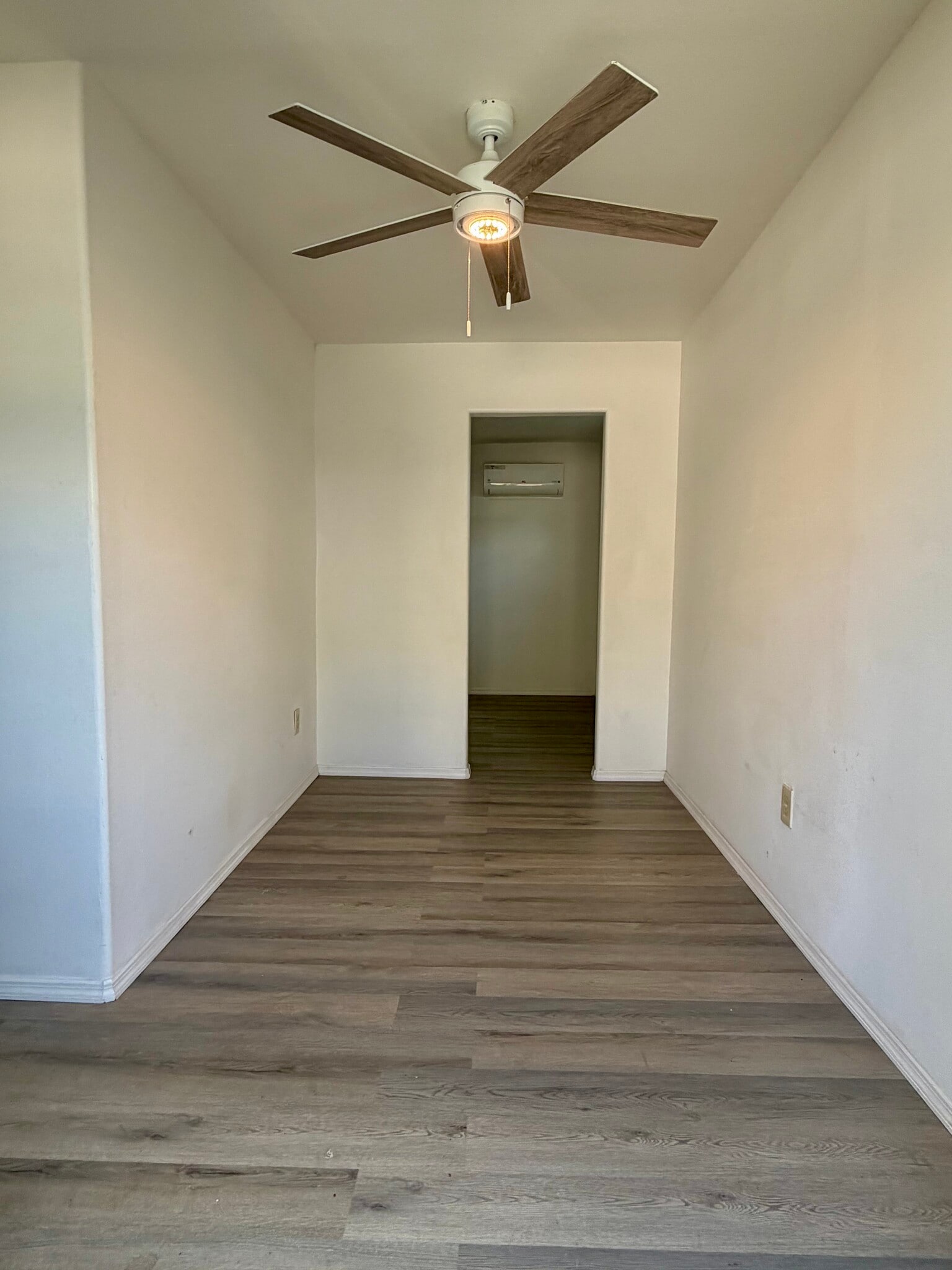 Building Photo - 4007 Deleuil Ave