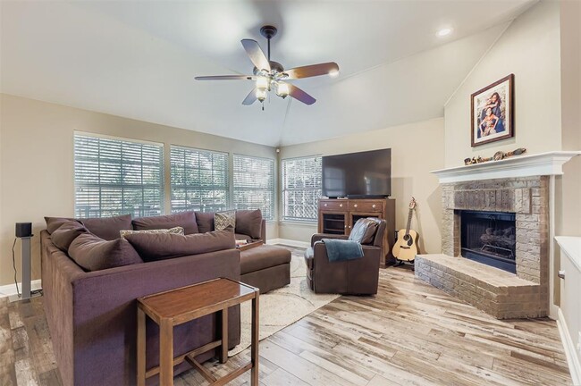 Building Photo - 1809 Edelweiss Dr