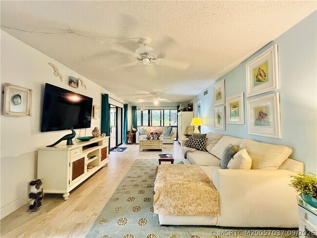 Building Photo - 10044 S Ocean Dr