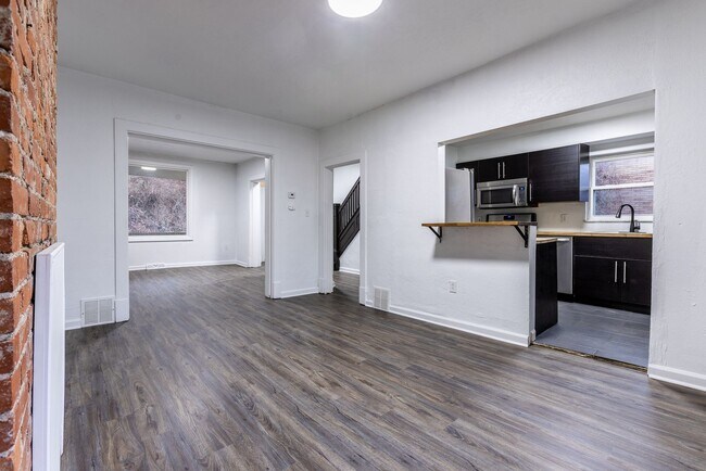 Building Photo - 1107 Arlington Ave