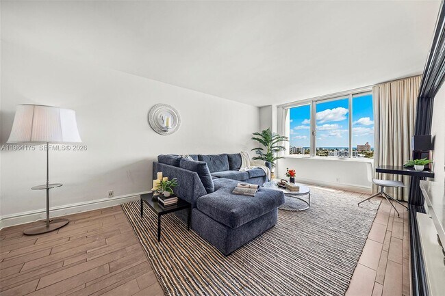 Building Photo - 1100 West Ave