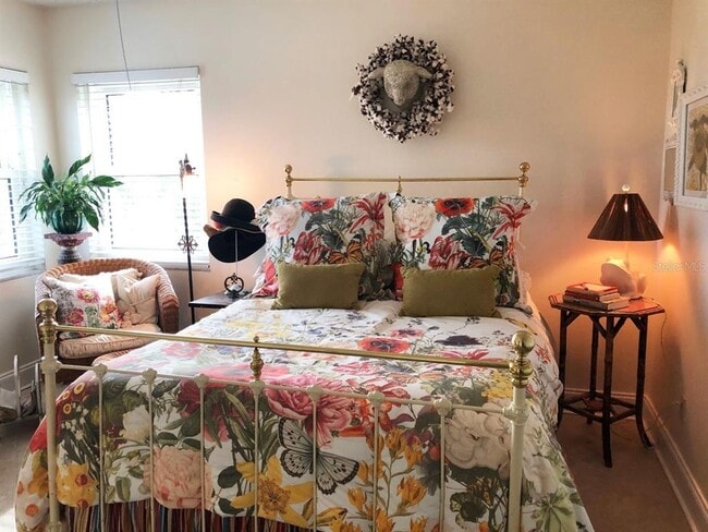 Building Photo - 160 Columbia Dr