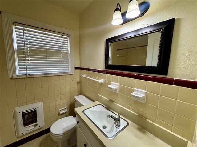 Building Photo - 4024 Lovell Ave