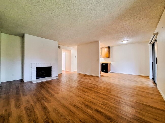 Primary Photo - Beautiful 2bd Condo In Gated Community With Pool, Gym, and On-site Laundry