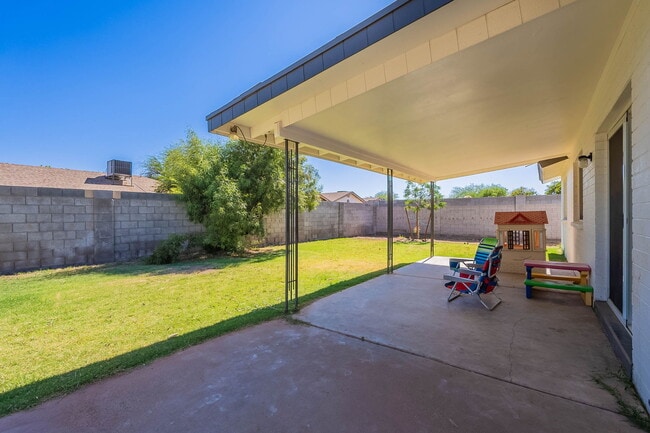 Building Photo - 651 E Kael Cir